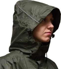 LOWLAND OUTDOOR® Wandelponcho - 100% Waterdicht (10.000mm) - Ademend (8.000g/M²) PFAS Vrij! -Buitenkampeeruitrusting 1050x1200 1