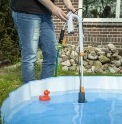 Accu Waterpomp 12V / Inclusief Accu & Oplader | Maxxseries® Collectie 36 Accu Waterpomp 12V / Inclusief Accu & Oplader | Maxxseries® Collectie -Buitenkampeeruitrusting 1176x1200 6