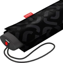 Reisenthel Umbrella Pocket Mini Opvouwbare Mini Paraplu - ø 97 Cm - Signature Black Hotprint Zwart -Buitenkampeeruitrusting 1200x1193 2