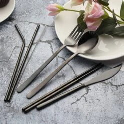 House Of Husk Reisbestek - Reis Bestekset - Chopsticks - Metalen Rietjes Met Borstel - Lepel - Vaatwasserbestendig - RVS - 7 Delig - Zwart -Buitenkampeeruitrusting 1200x1200 628