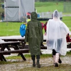 Relaxdays Regenponcho Herbruikbaar - Regenjas Groen - Fietsponcho Lange Mouwen - Festival -Buitenkampeeruitrusting 1200x1200 961