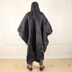 Regenponcho / Fietsponcho Herbruikbaar Voor Volwassenen ( Dames En Heren ) - 200x110cm - 100% Ripstop Polyester - Zwart -Buitenkampeeruitrusting 1200x1200 966