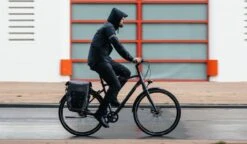 AGU Original Regenpak Essential - Geel/Zwart - L - Dames & Heren - Waterdicht & Ademend -Buitenkampeeruitrusting 1200x700 4