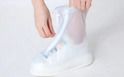 Unisex Waterdichte Overschoenen Met Rits En Aantrekkoord - Maat L 37/38 - Herbruikbaar – Transparant - Anti Slip Regen Overschoen - Schoenhoesjes - Waterdichte Schoenbeschermers - Regenhoes – Schoenovertek - Regenlaarzen -Buitenkampeeruitrusting 1200x742 6