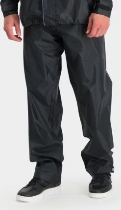 AGU Passat Regenbroek Essential - Black - M 11 AGU Passat Regenbroek Essential - Black - M -Buitenkampeeruitrusting 694x1200 1
