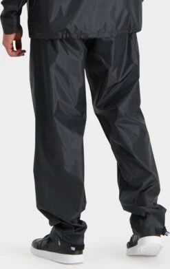 AGU Passat Regenbroek Essential - Black - M 12 AGU Passat Regenbroek Essential - Black - M -Buitenkampeeruitrusting 759x1200 2