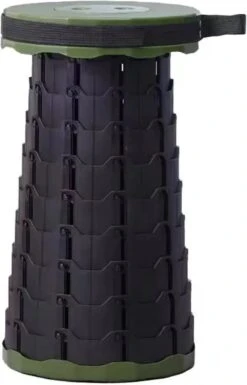 Kampeerkruk - Uitschuifbare Kruk - Military / Groen - Tot 120 Kg - Travel Stool - INCLUSIEF OPBERGZAK - Opvouwbare Campingkruk - Inklapbaar Krukje - Telescopische Kruk - Camping - Outdoor -Buitenkampeeruitrusting 770x1200 1