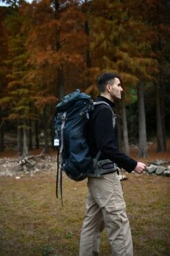 Luvego Luchtbed Pomp MINI PUMP - Oplaadbare Luchtbedpomp - 400LM Lantaarn - 3-in-1 -Buitenkampeeruitrusting 799x1200 24