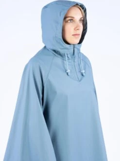 Ralka Regenponcho Senior - Sizzle - Blauw - L/XL -Buitenkampeeruitrusting 896x1200